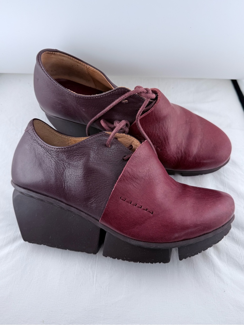 Trippen Women’s Two-Tone Burgundy Leather Lace-Up Chunky Heel Shoes